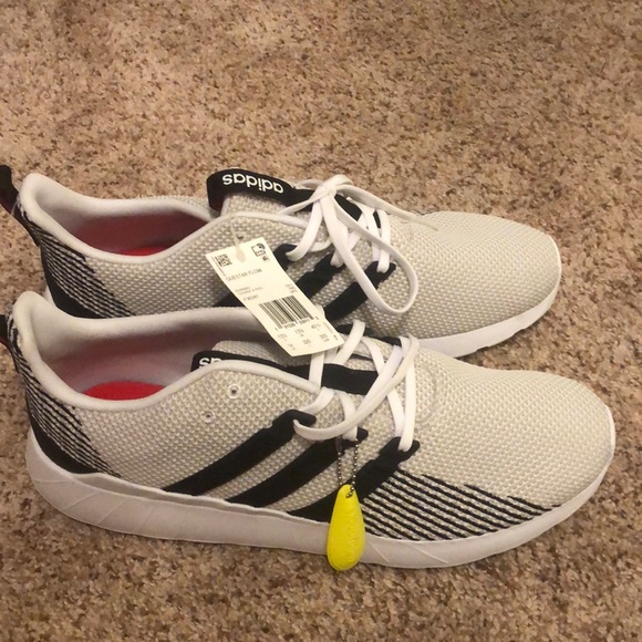 BRAND NEW Men’s Adidas Questar Flow - Picture 4 of 4